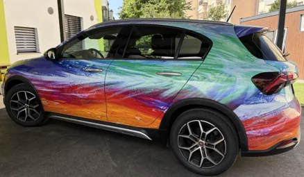 Art Car: Auto mit Folierung im Design des eigenen Kunstwerks